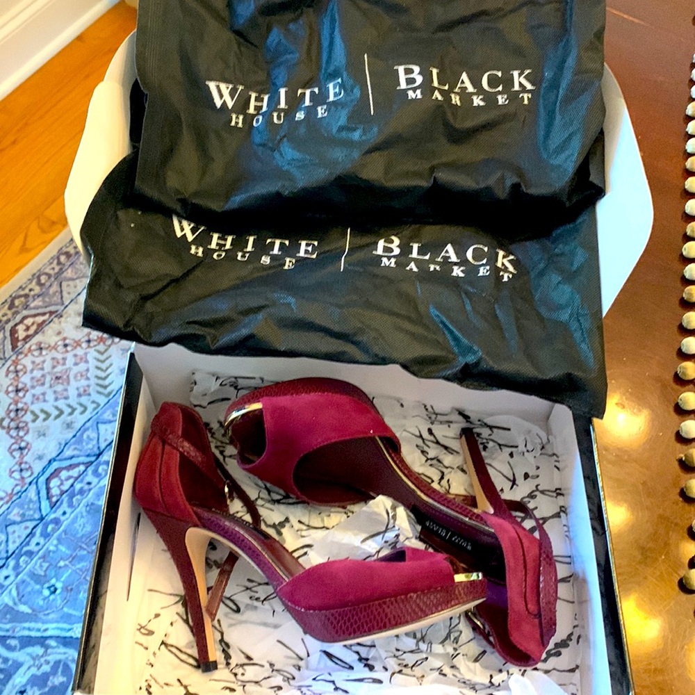 Beautiful pair of never worn White House Black Market platform heels!